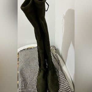 Over knee boots gently used size 10 very comfortable